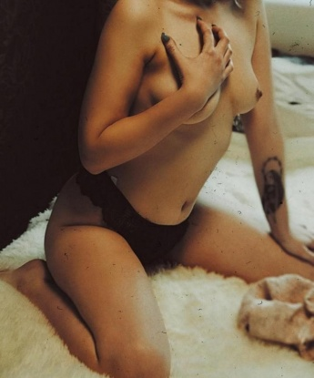 Анкета проститутки Евгения - город Кокошкино, 20 лет, №10143